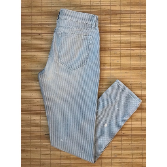 👖Mid-Waist Relaxed Skinny // Light-wash Pinstripe - Picture 5 of 8